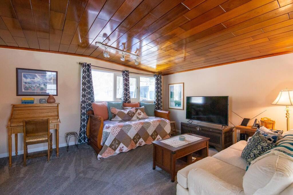 The Mint Cottage With Garden アンカレッジ エクステリア 写真